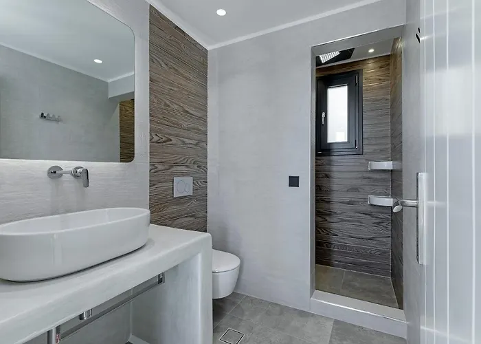 La Grande Vue-private Hilltop With Private Pools 别墅 *