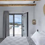 La Grande Vue-private Hilltop With Private Pools Villa *