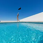 La Grande Vue-private Hilltop With Private Pools
