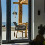 La Grande Vue-private Hilltop With Private Pools